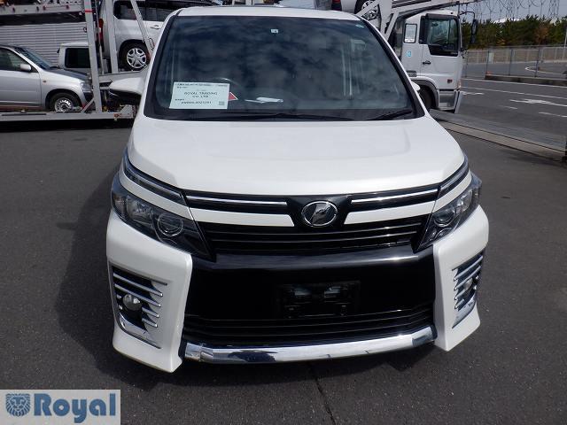 75241 Japan Used Toyota Voxy 2014 Minivan | Royal Trading