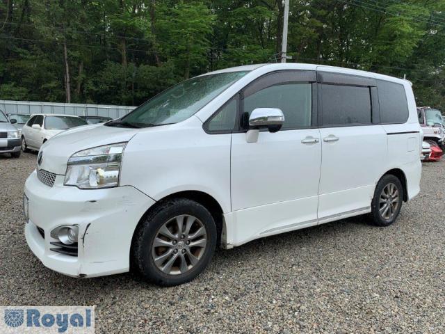 Toyota voxy 2013